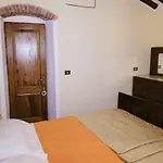 Alchimista Bb Borgo Marciano Bed & Breakfast