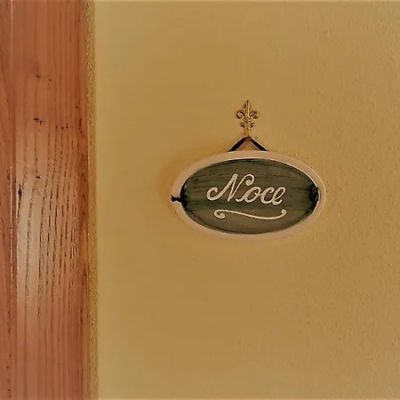 Alchimista Bb Borgo Marciano Bed & Breakfast