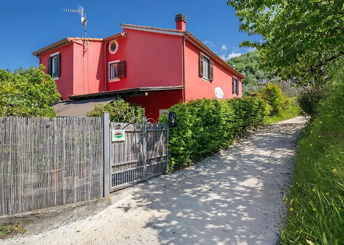 Alchimista Bb Borgo Marciano كاستيلنوفو ماغرا