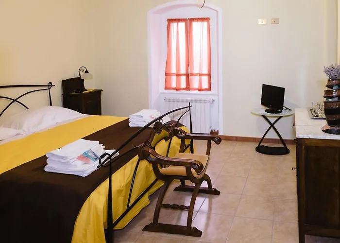 فندق مبيت وإفطار Alchimista Bb Borgo Marciano كاستيلنوفو ماغرا