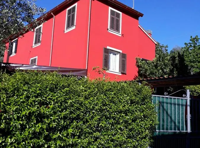 Alchimista Bb Borgo Marciano 3* كاستيلنوفو ماغرا